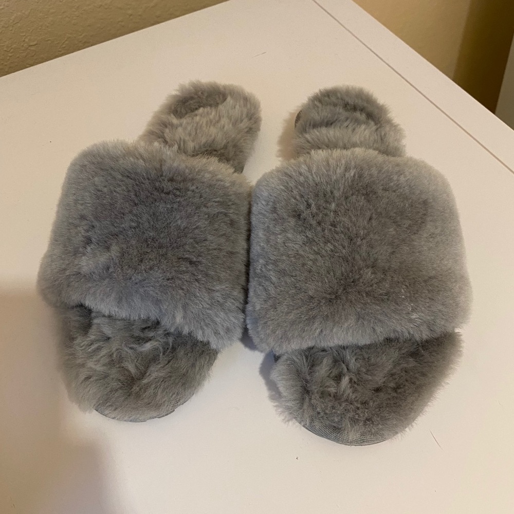 EMU Australia Gray Slippers Size 9